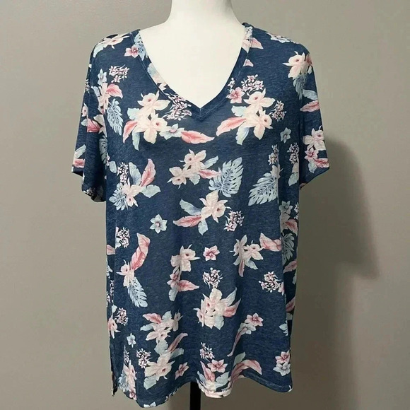 Lucky Brand Classic V Neck Floral Pattern T  Shirt - Picture 3 of 12